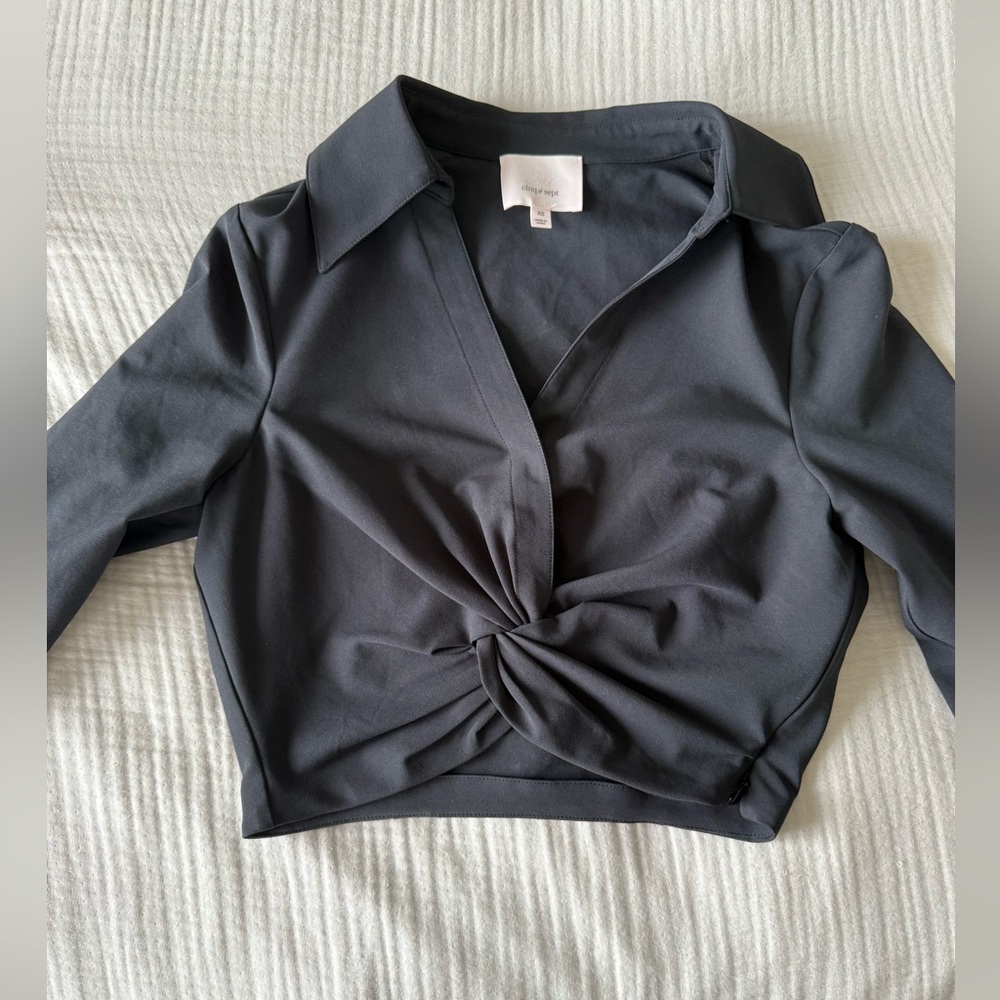 Cinq à Sept crop Black Women's Top